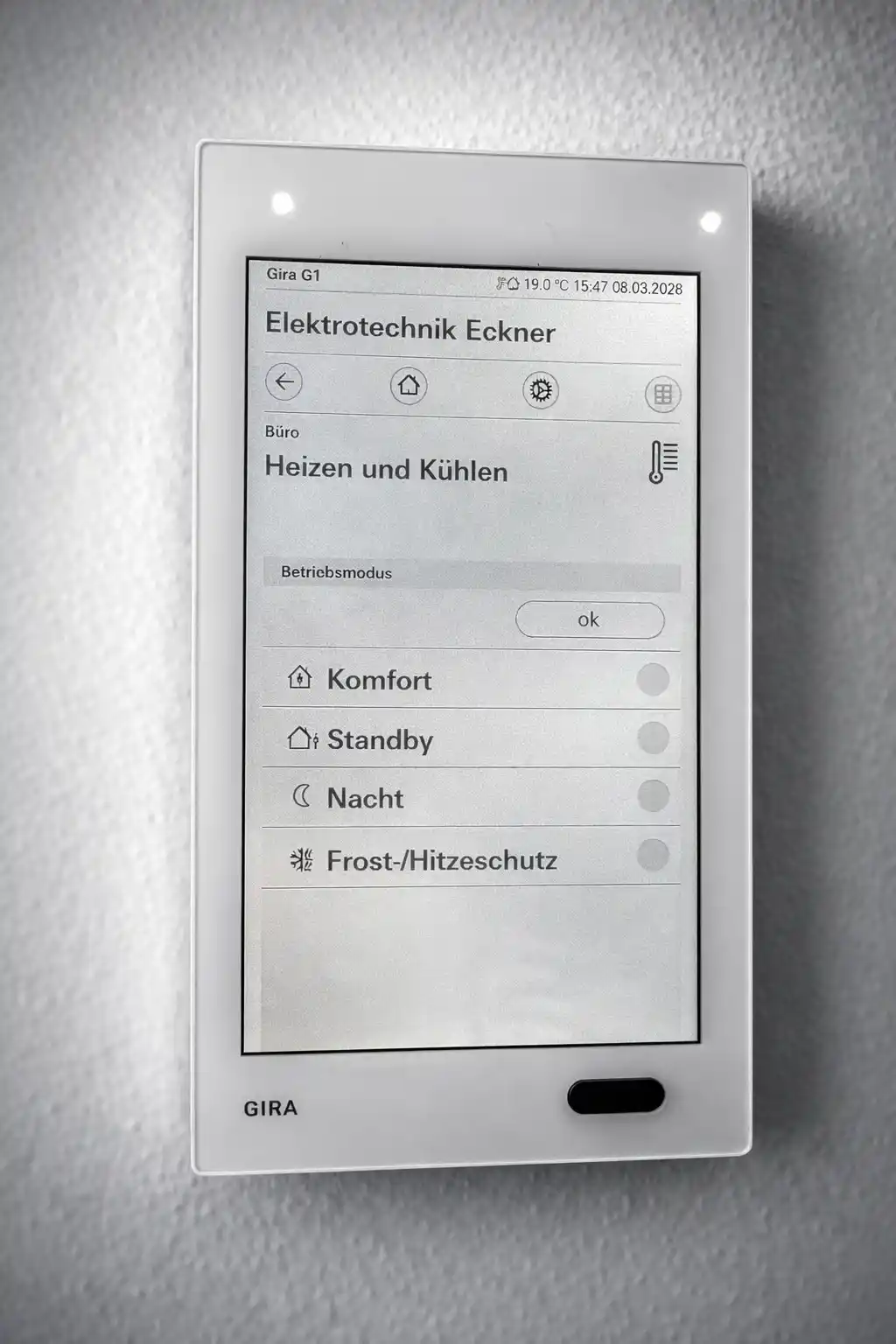 KNX Hausautomation – Schaltschrank und Verkabelung einer professionellen KNX-Gebäudeautomationsanlage.