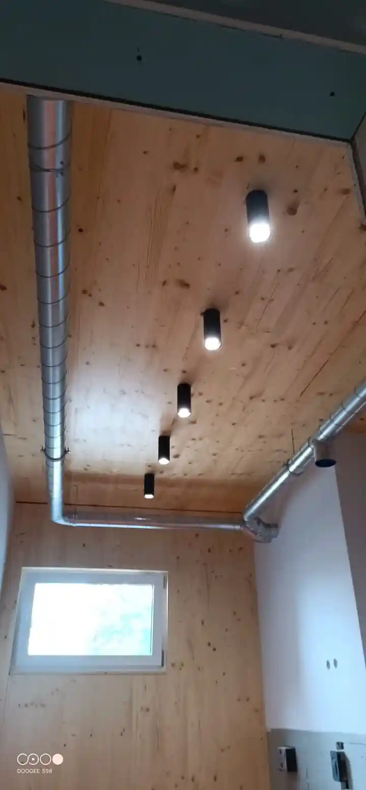 Lichtplanung Spots Holzdecke